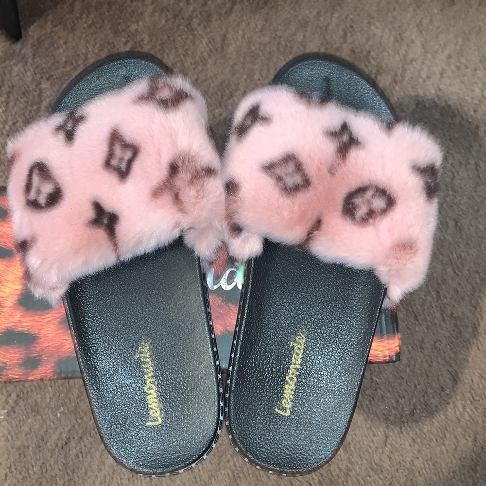 LEMONADE Base style Sandal 💗🖤💗